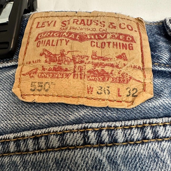 Vintage Levi’s 550 Jeans Men’s 36x32 Blue Relaxed Fit Baggy Denim 90s Distressed - Picture 3 of 13